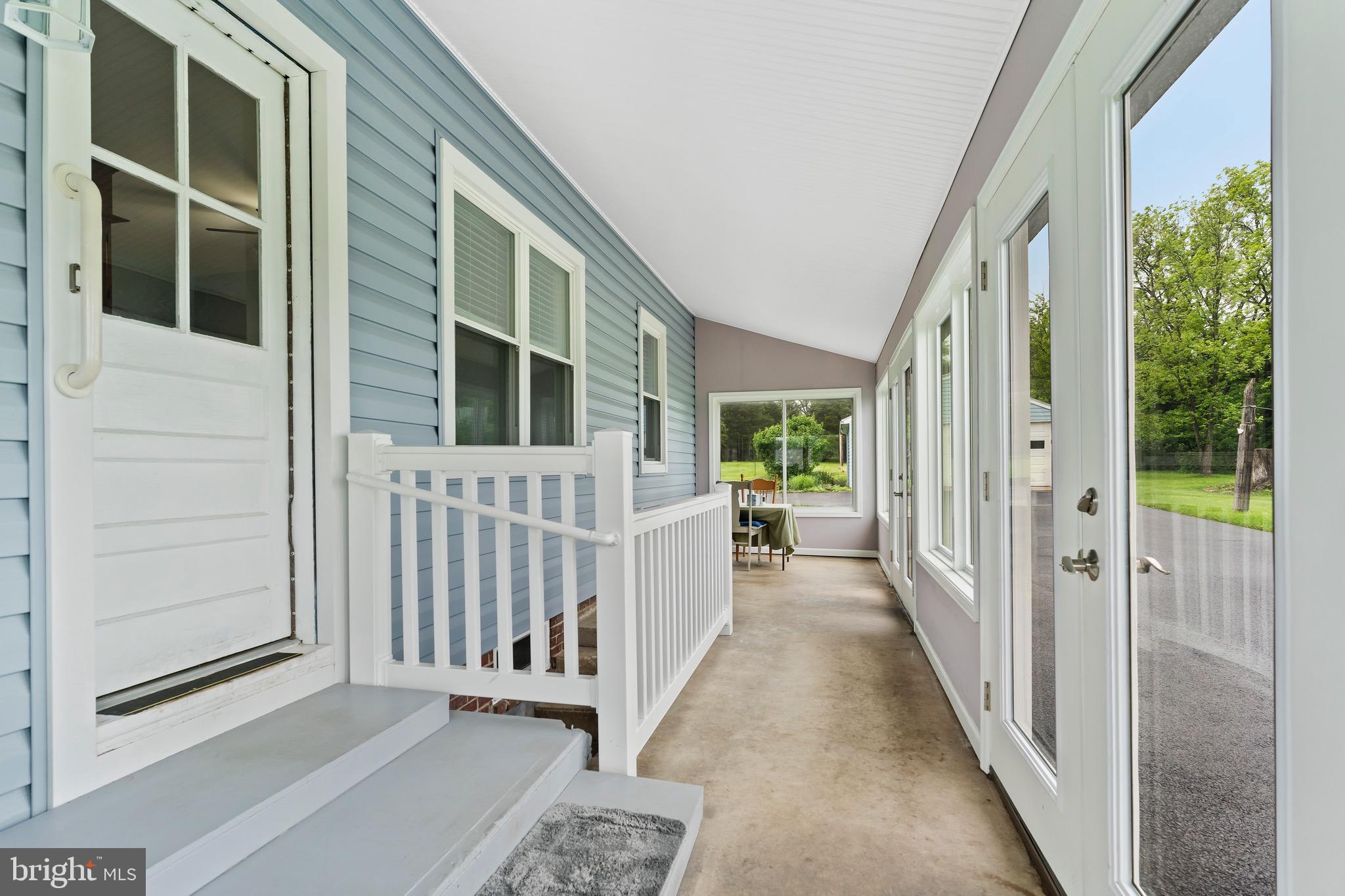 1239 E Lisburn Rd