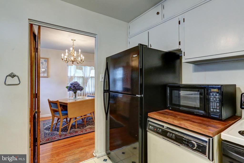 1300 Warwick Rd