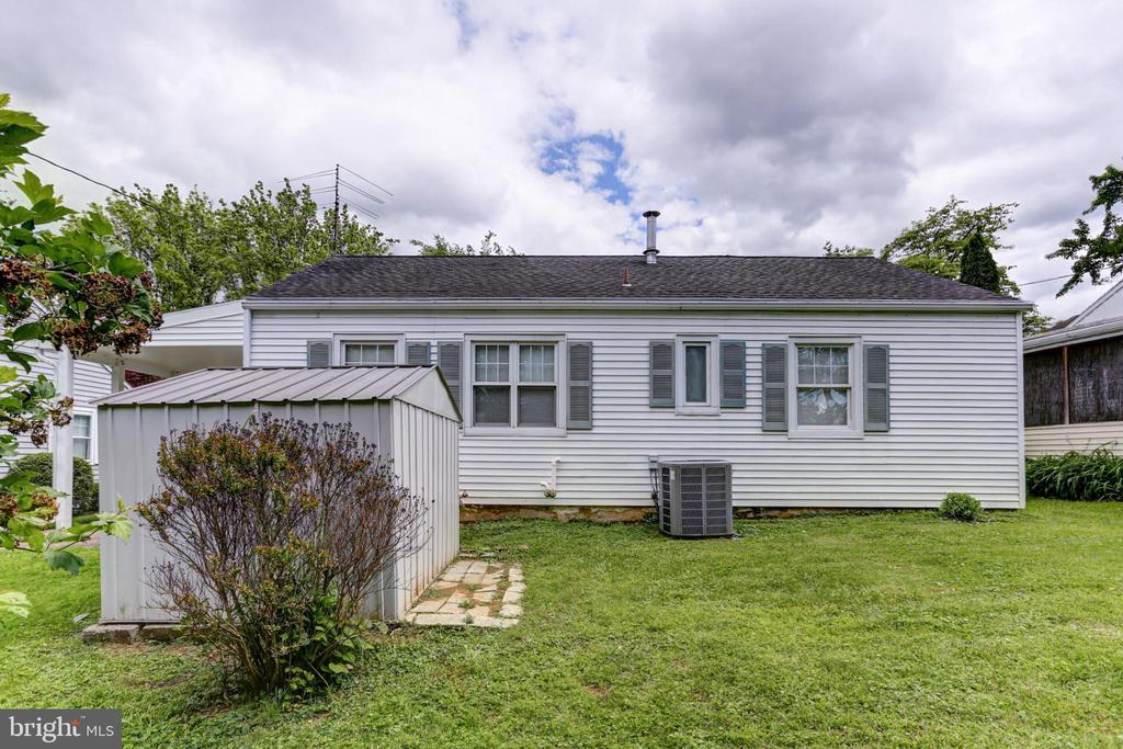 1300 Warwick Rd