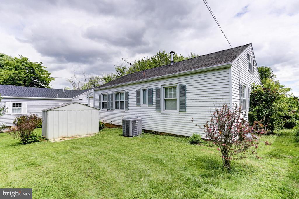 1300 Warwick Rd