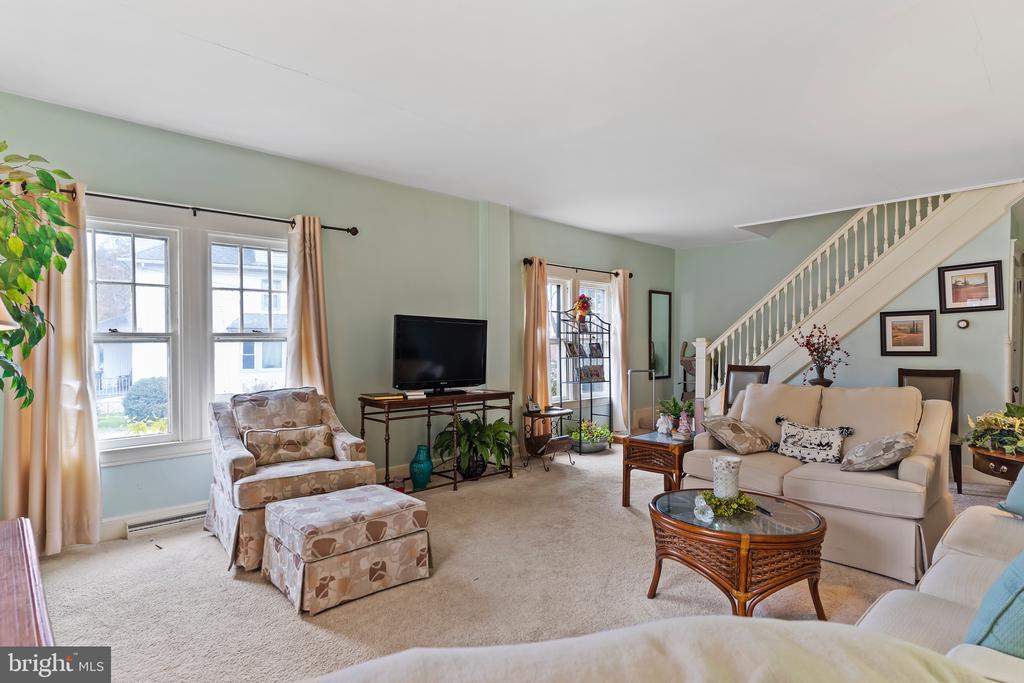 54 E COLUMBIA ROAD