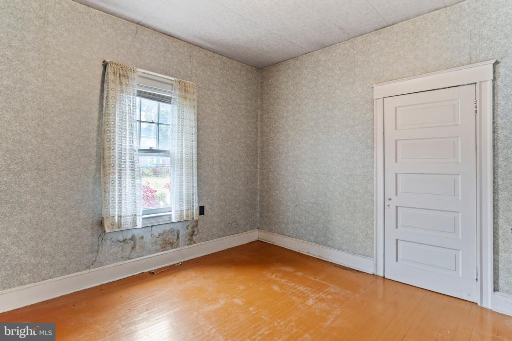 54 E COLUMBIA ROAD