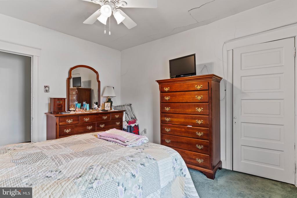 54 E COLUMBIA ROAD