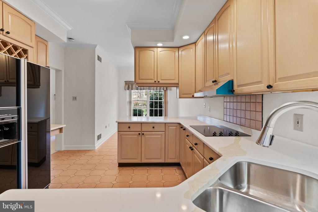 504 BRIDGEVIEW DRIVE