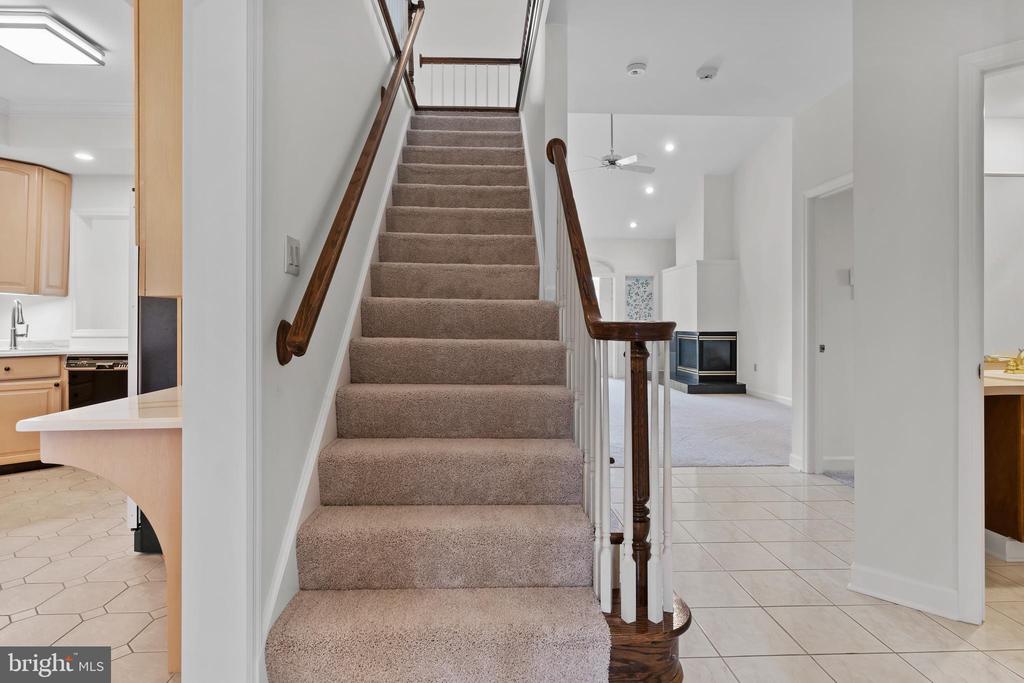504 BRIDGEVIEW DRIVE
