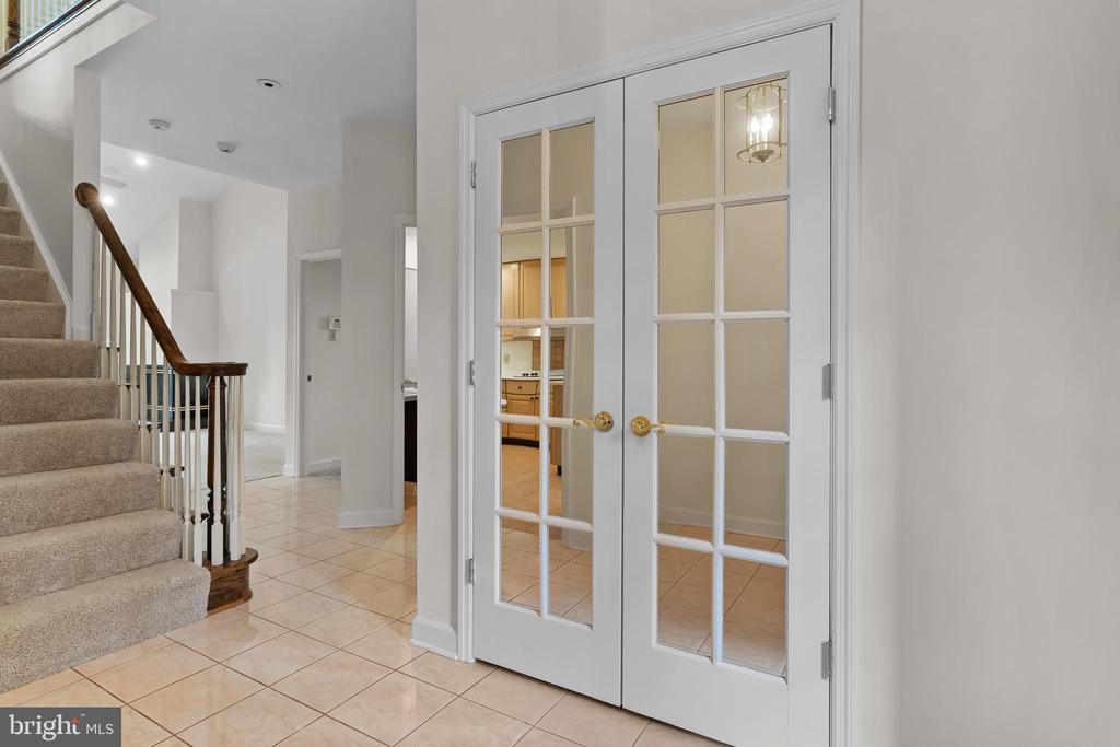 504 BRIDGEVIEW DRIVE