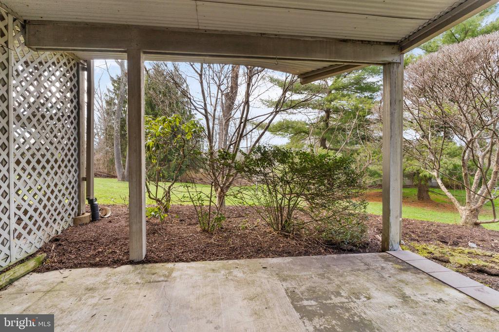 504 BRIDGEVIEW DRIVE