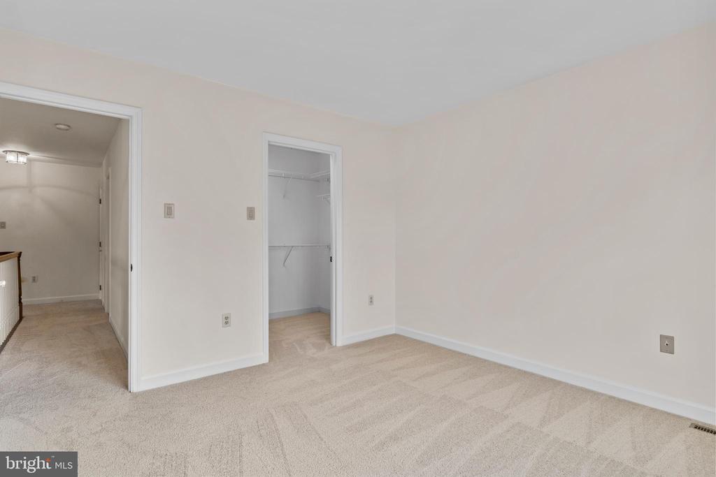 504 BRIDGEVIEW DRIVE