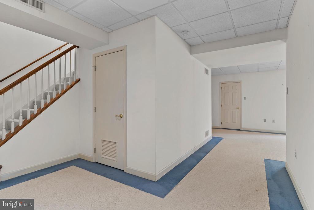 504 BRIDGEVIEW DRIVE