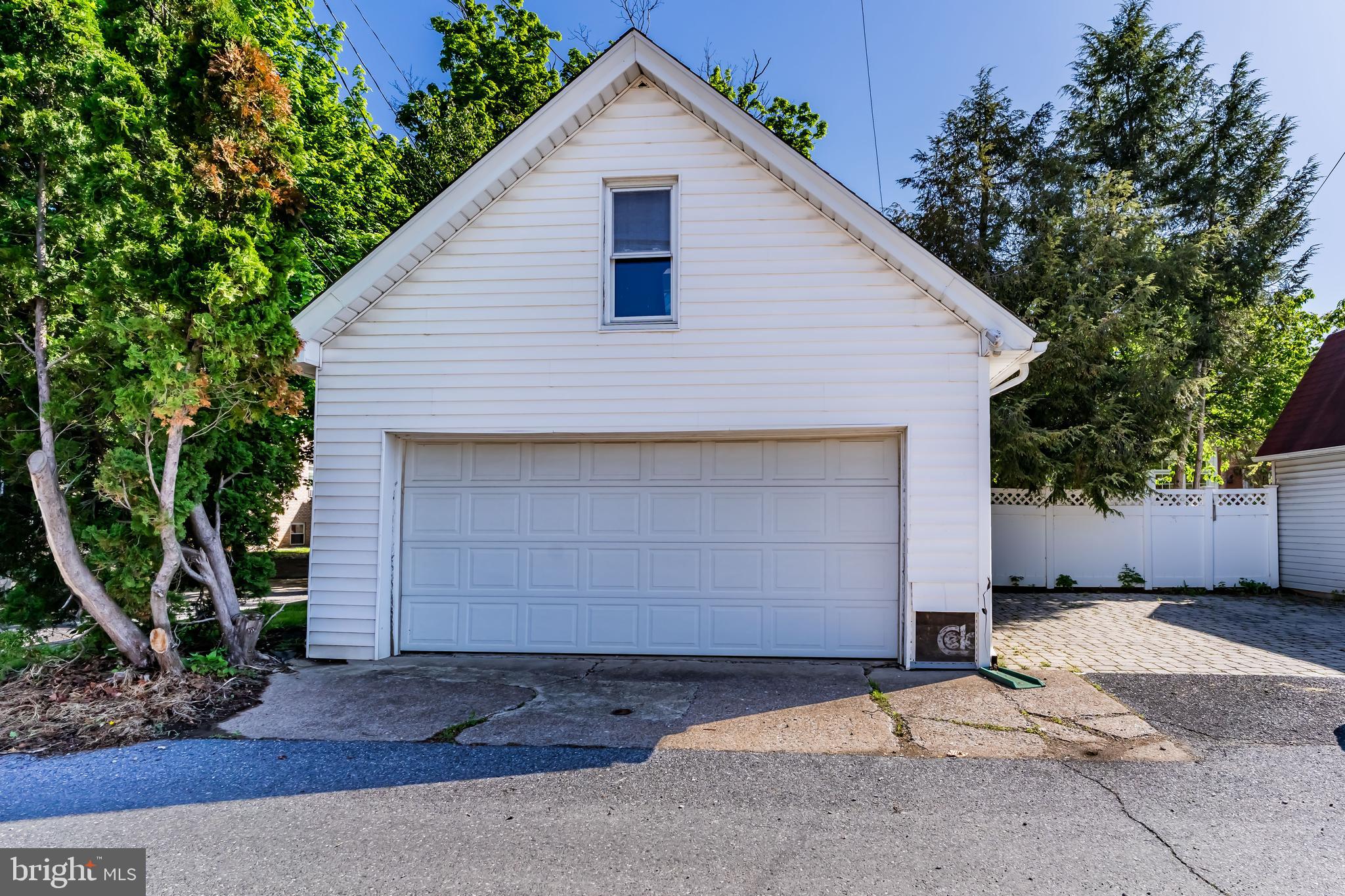 318 N FRONT STREET