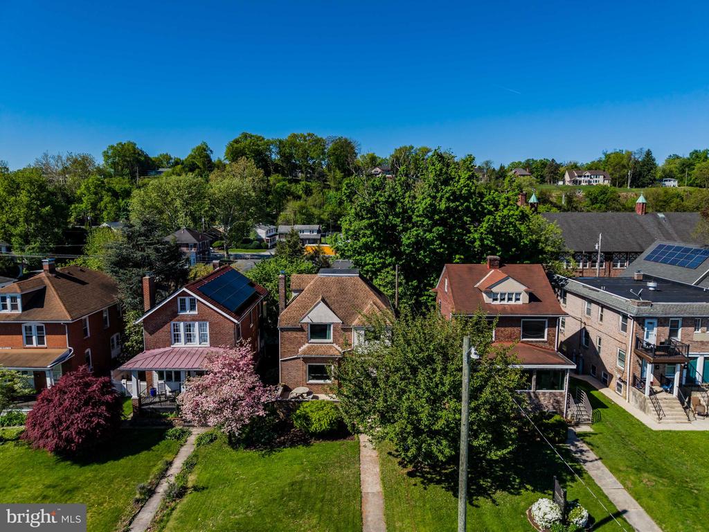 318 N FRONT STREET