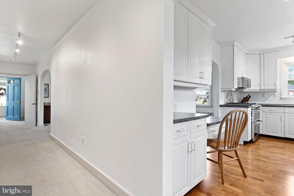 6 S 34TH STREET