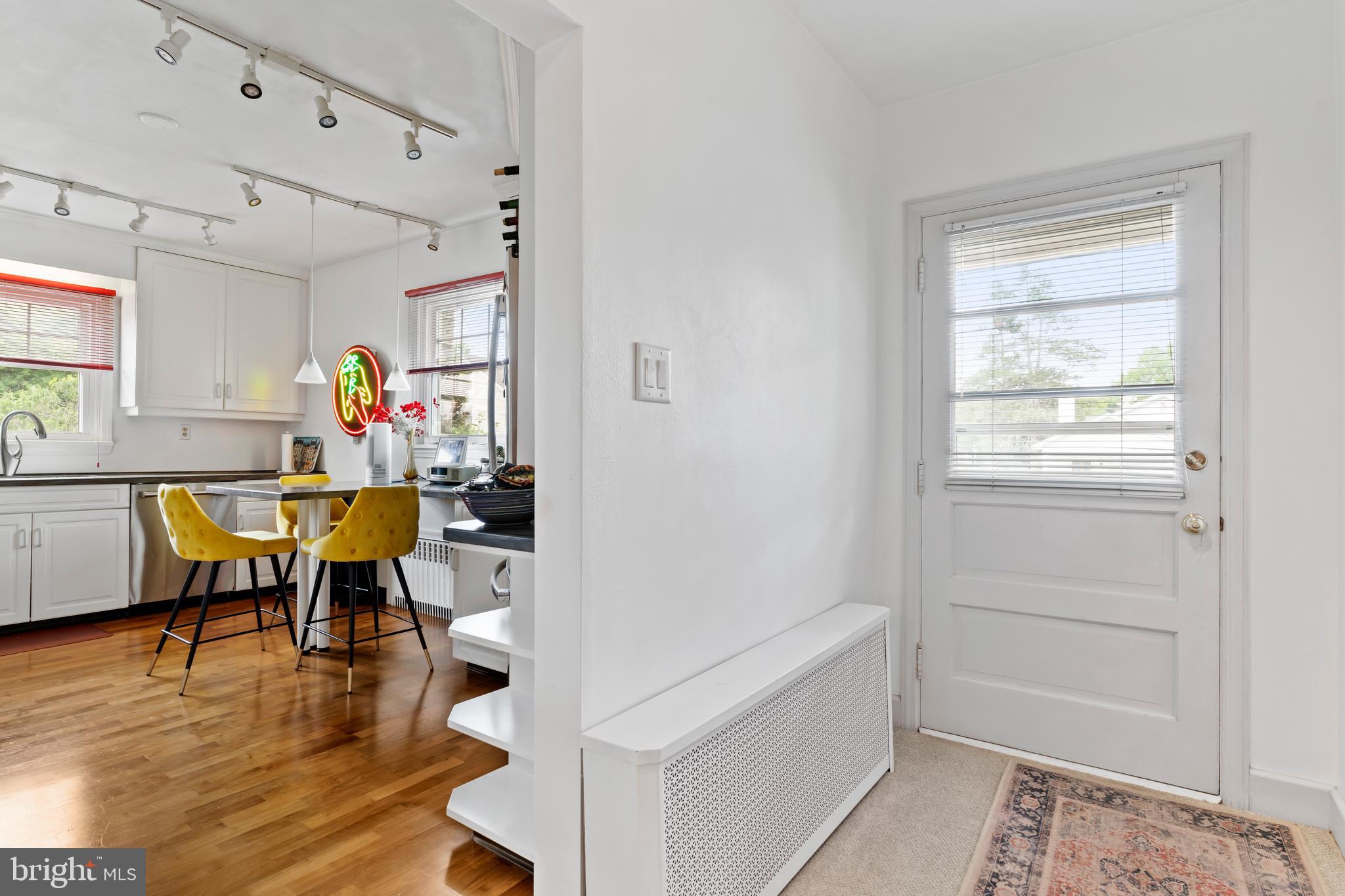 6 S 34TH STREET