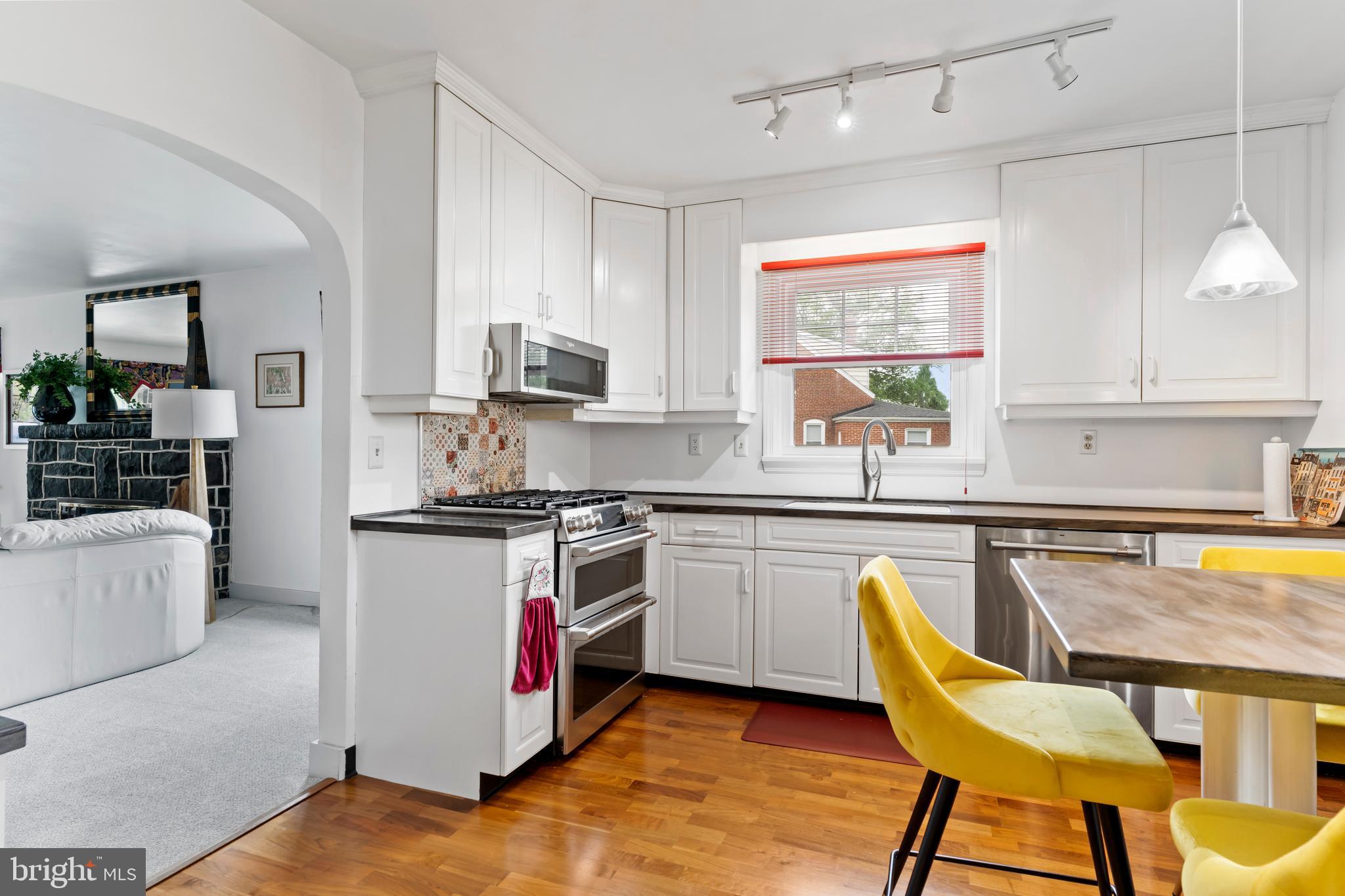 6 S 34TH STREET
