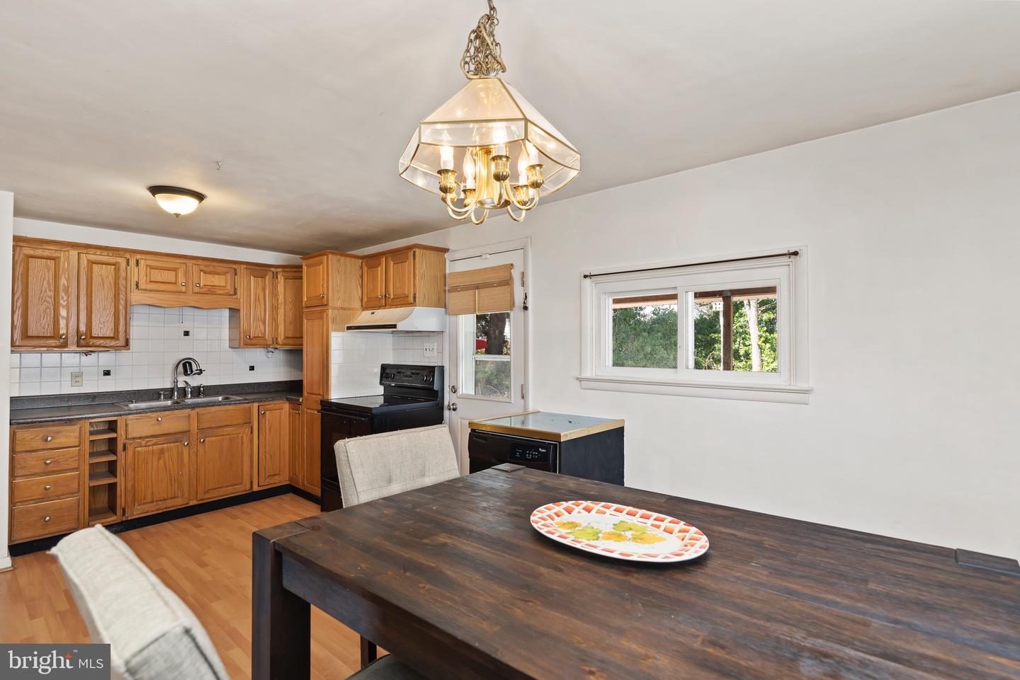 5204 WOODLAWN DRIVE