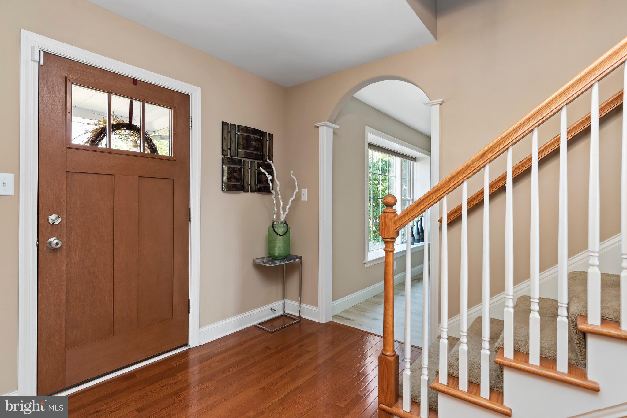 332 Goldfinch Ln