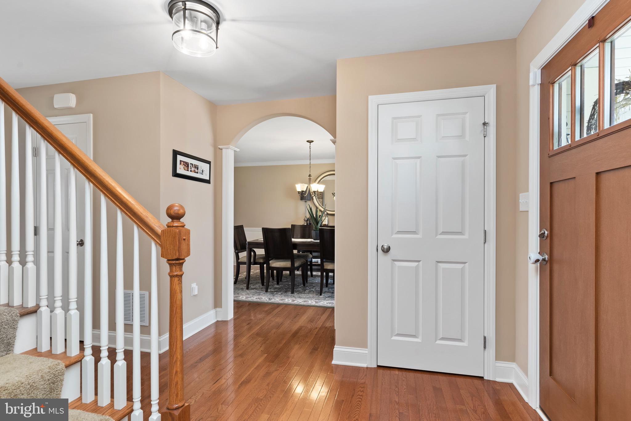 332 Goldfinch Ln