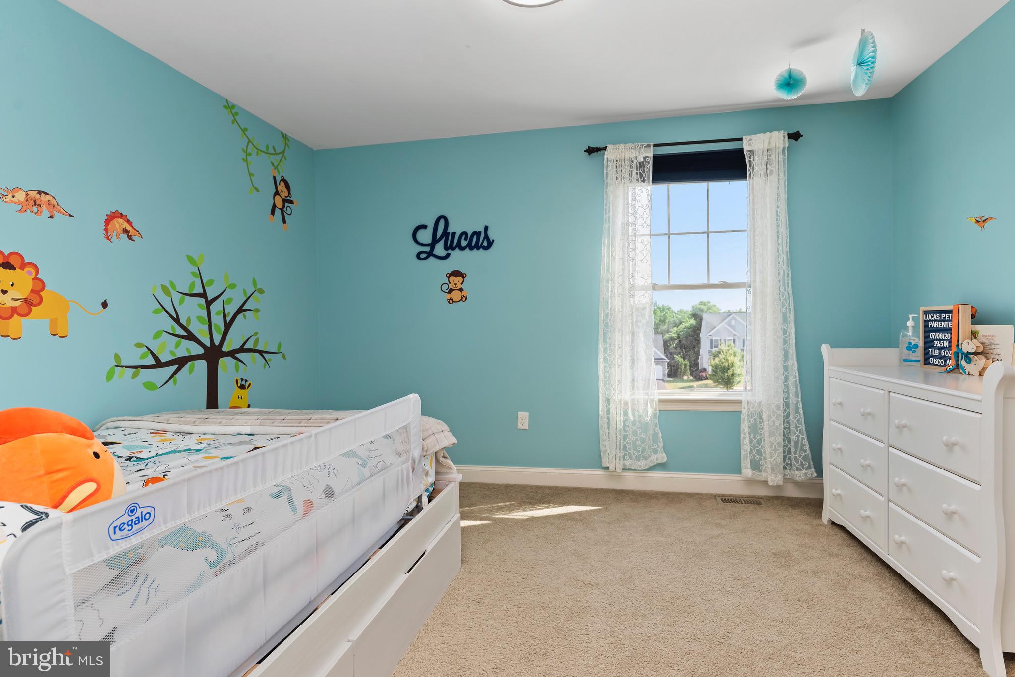 332 Goldfinch Ln