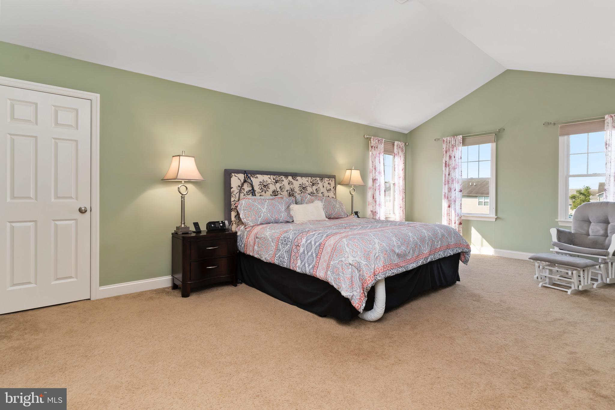 332 Goldfinch Ln