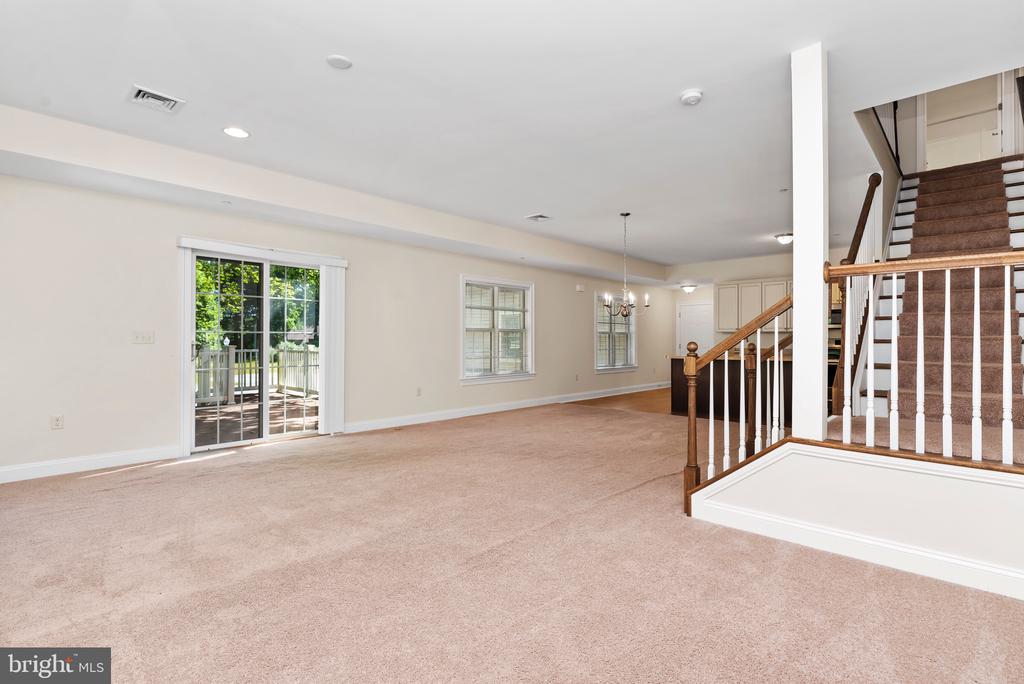 106 High Pointe Dr