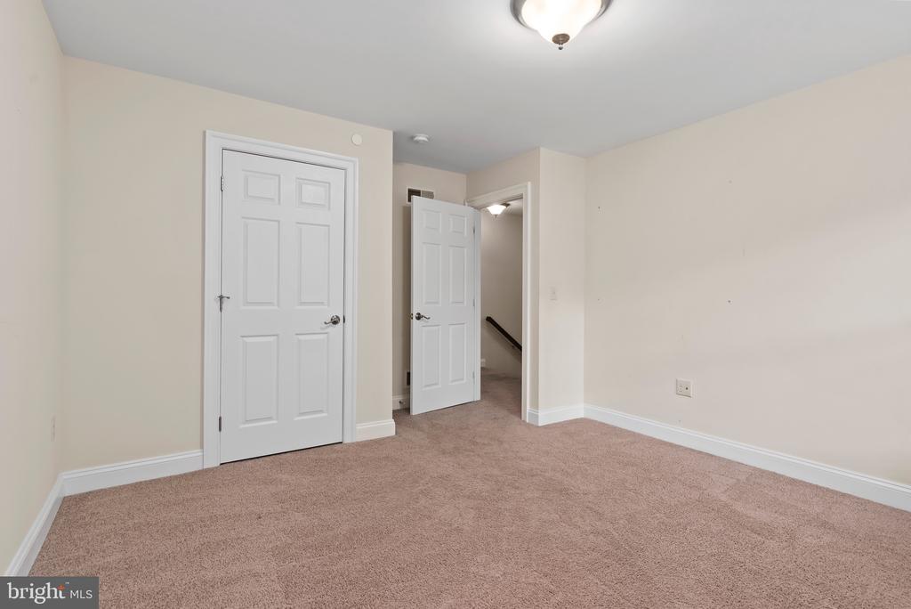 106 High Pointe Dr