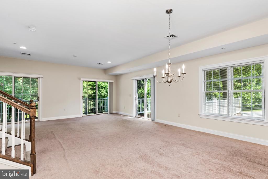 106 High Pointe Dr