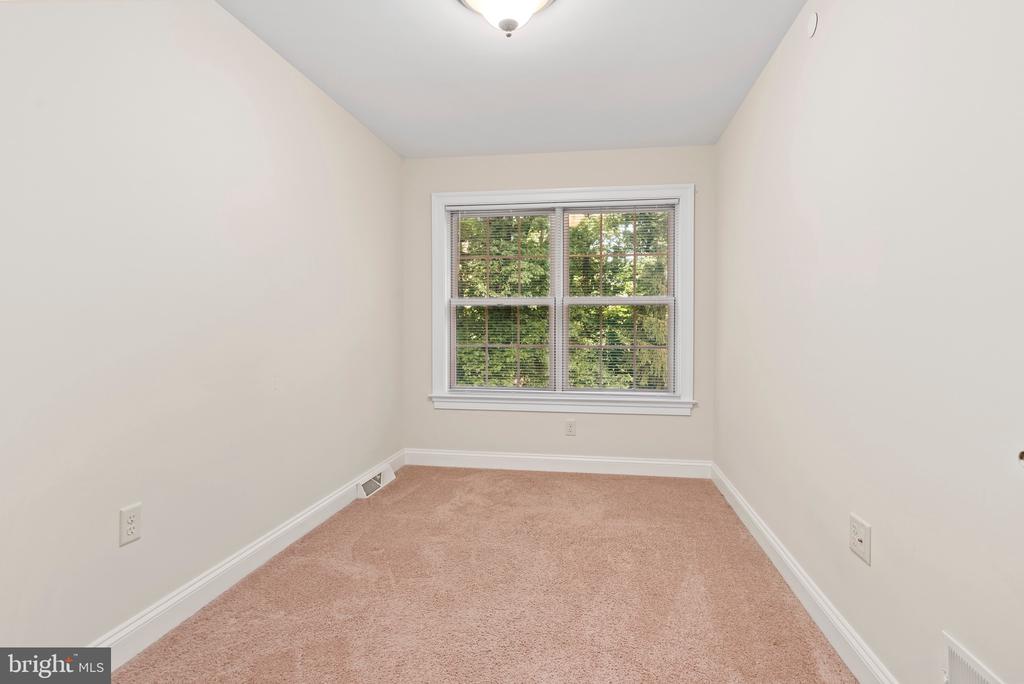 106 High Pointe Dr