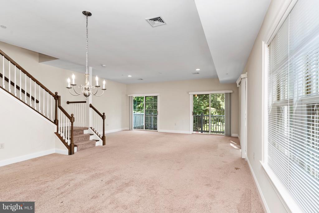 106 High Pointe Dr