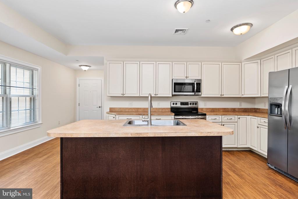 106 High Pointe Dr