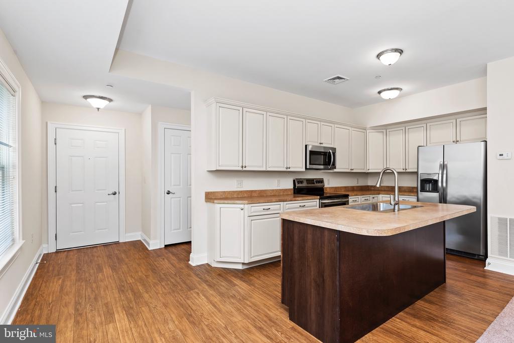 106 High Pointe Dr