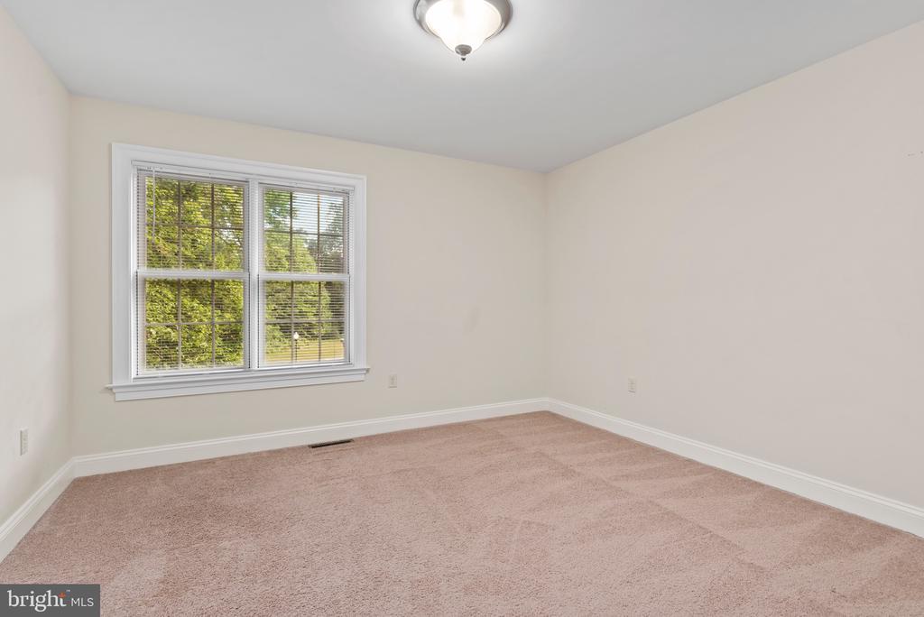 106 High Pointe Dr