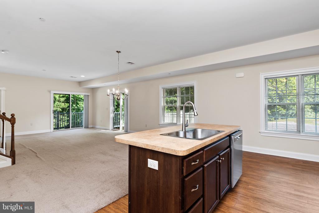 106 High Pointe Dr