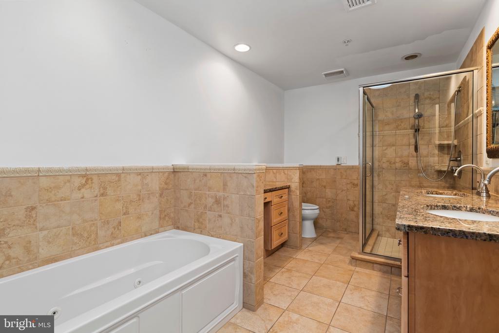 165 High Pointe Dr