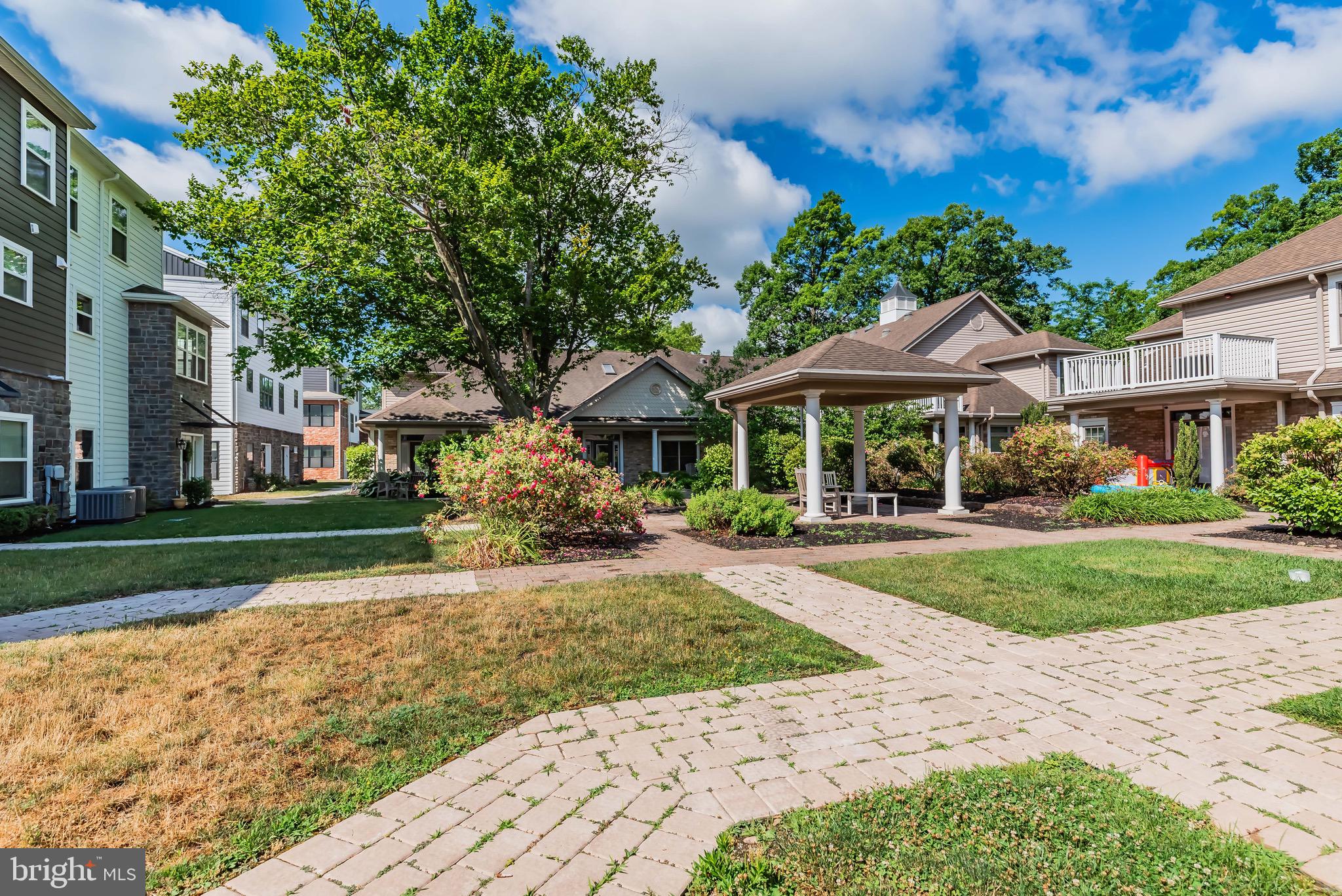 165 High Pointe Dr