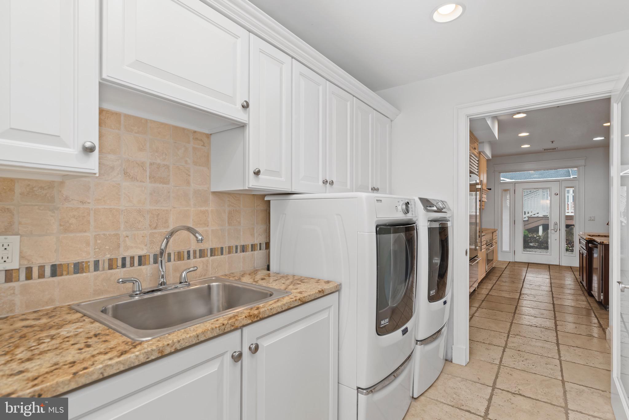 165 High Pointe Dr