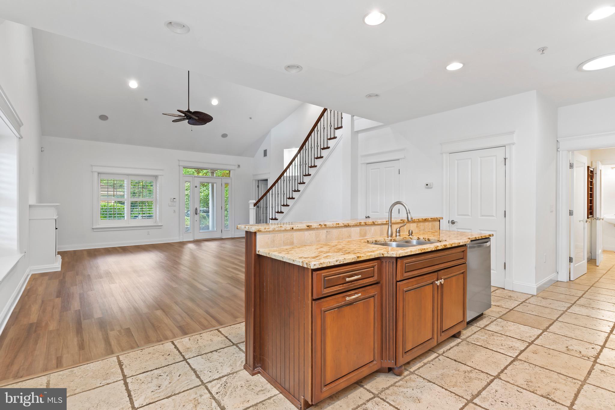 165 High Pointe Dr