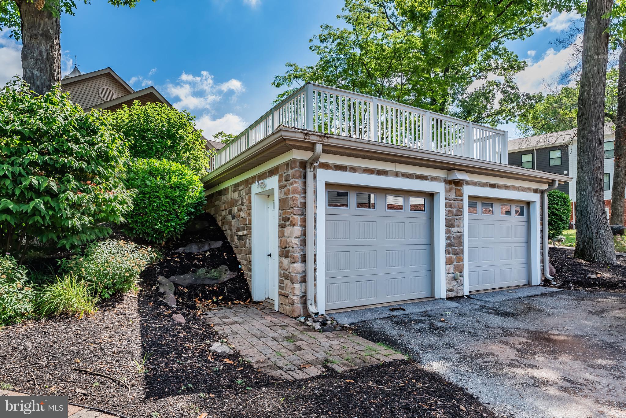 165 High Pointe Dr