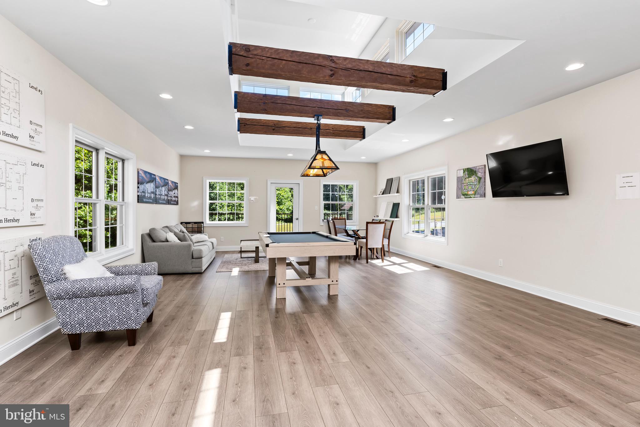 165 High Pointe Dr