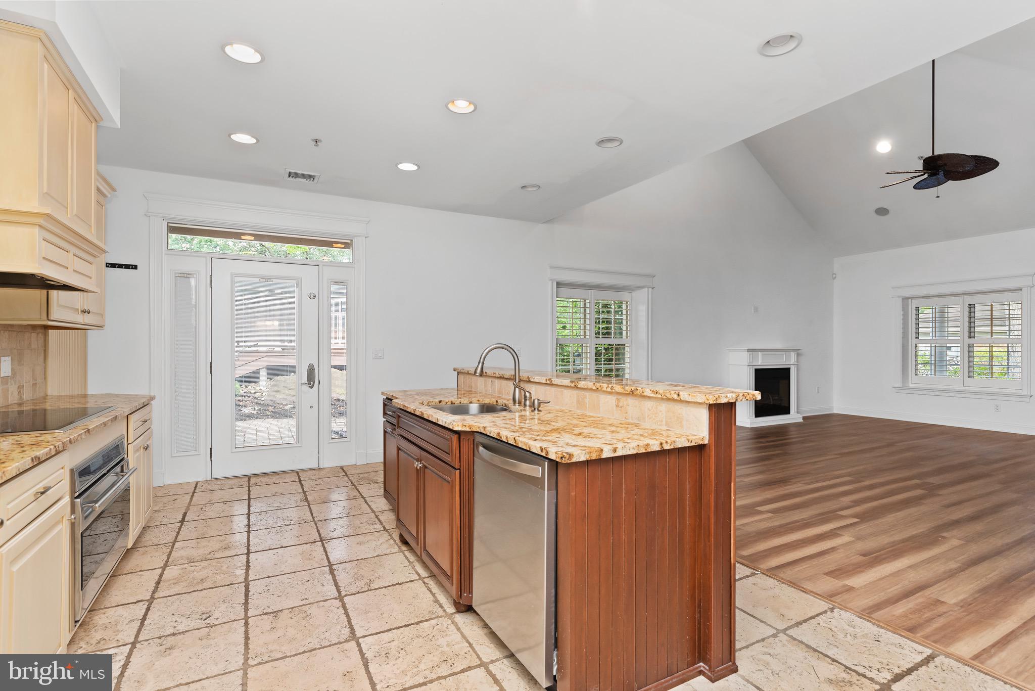 165 High Pointe Dr