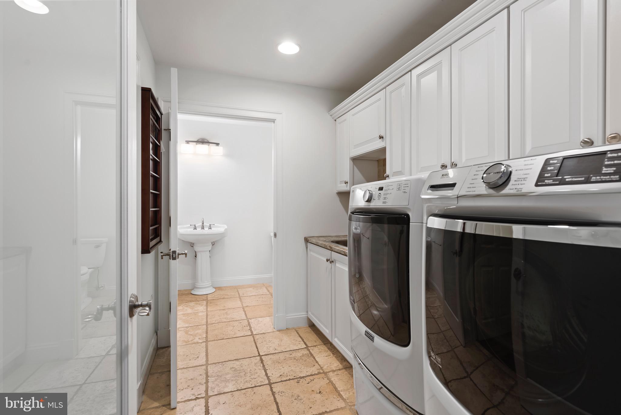 165 High Pointe Dr