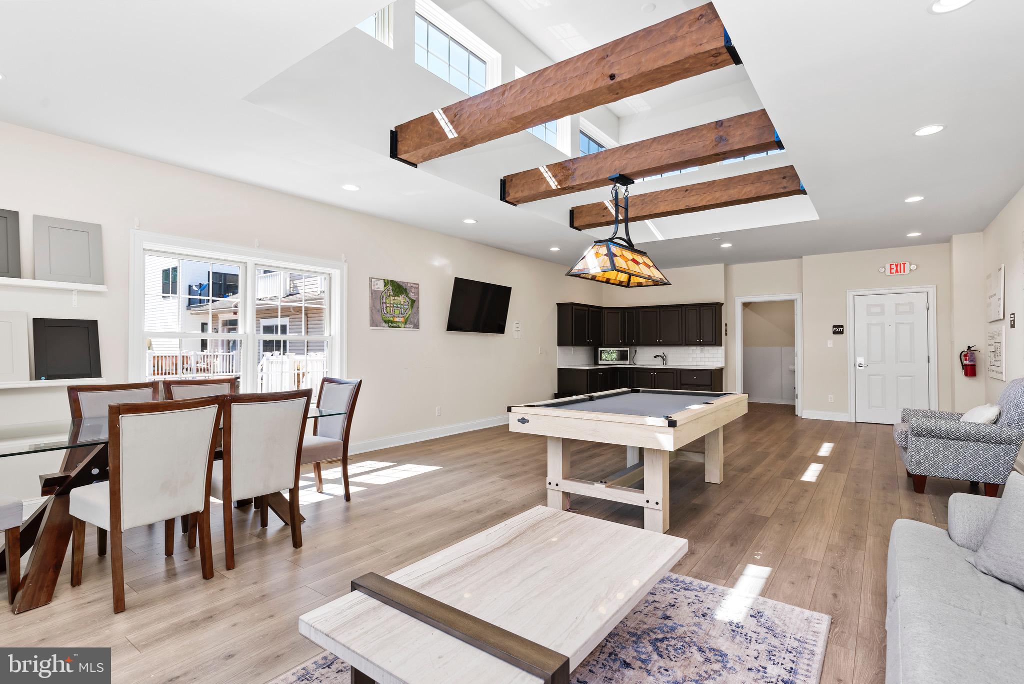 165 High Pointe Dr