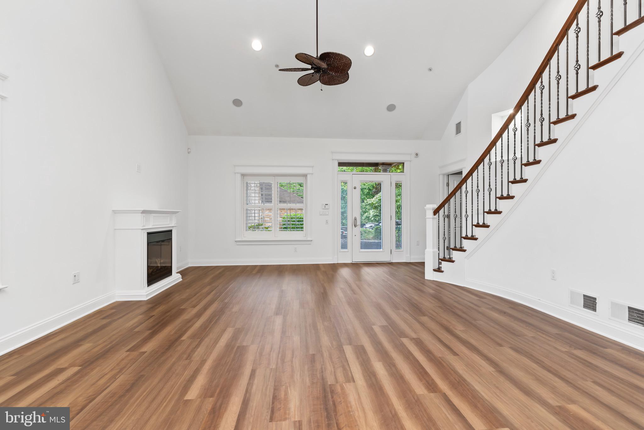 165 High Pointe Dr