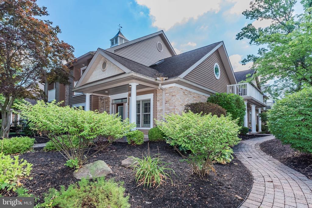 165 High Pointe Dr