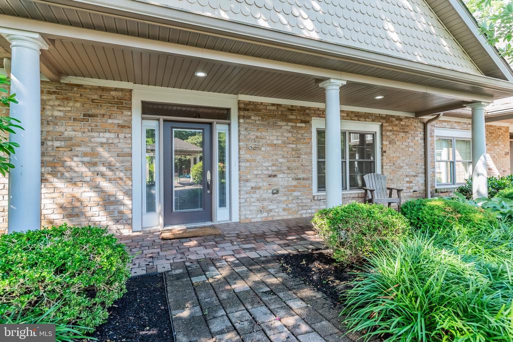 163 High Pointe Dr