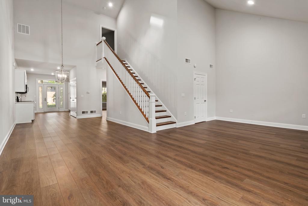 163 High Pointe Dr