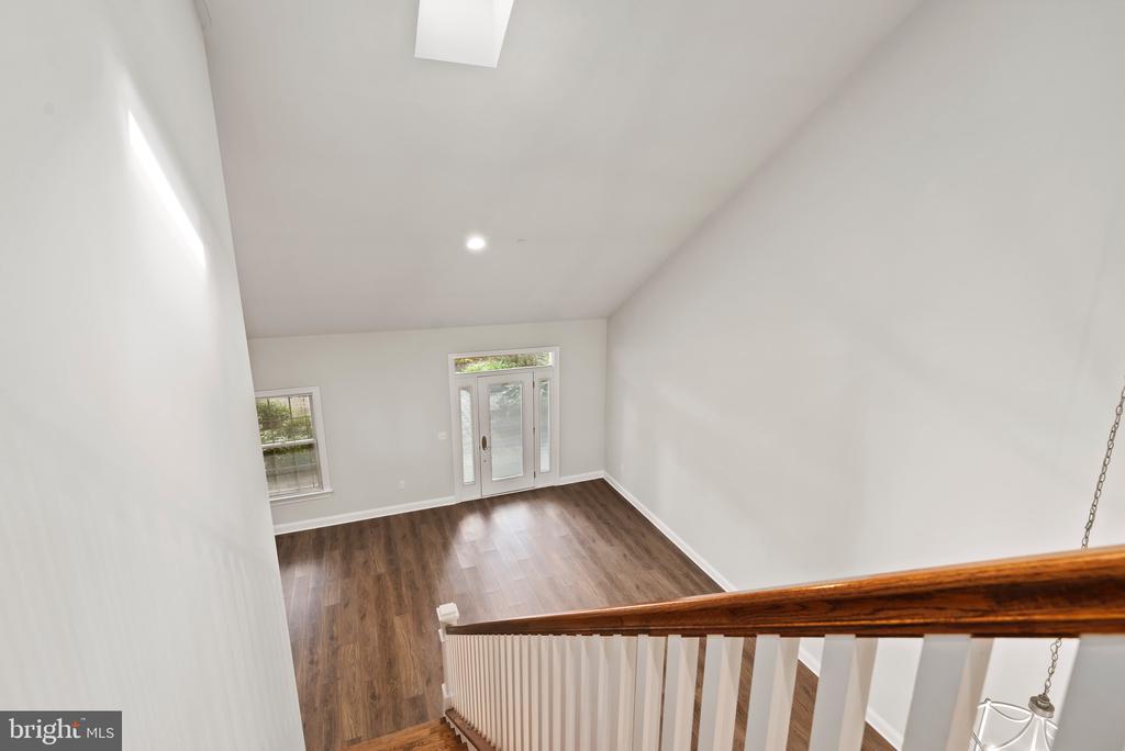 163 High Pointe Dr