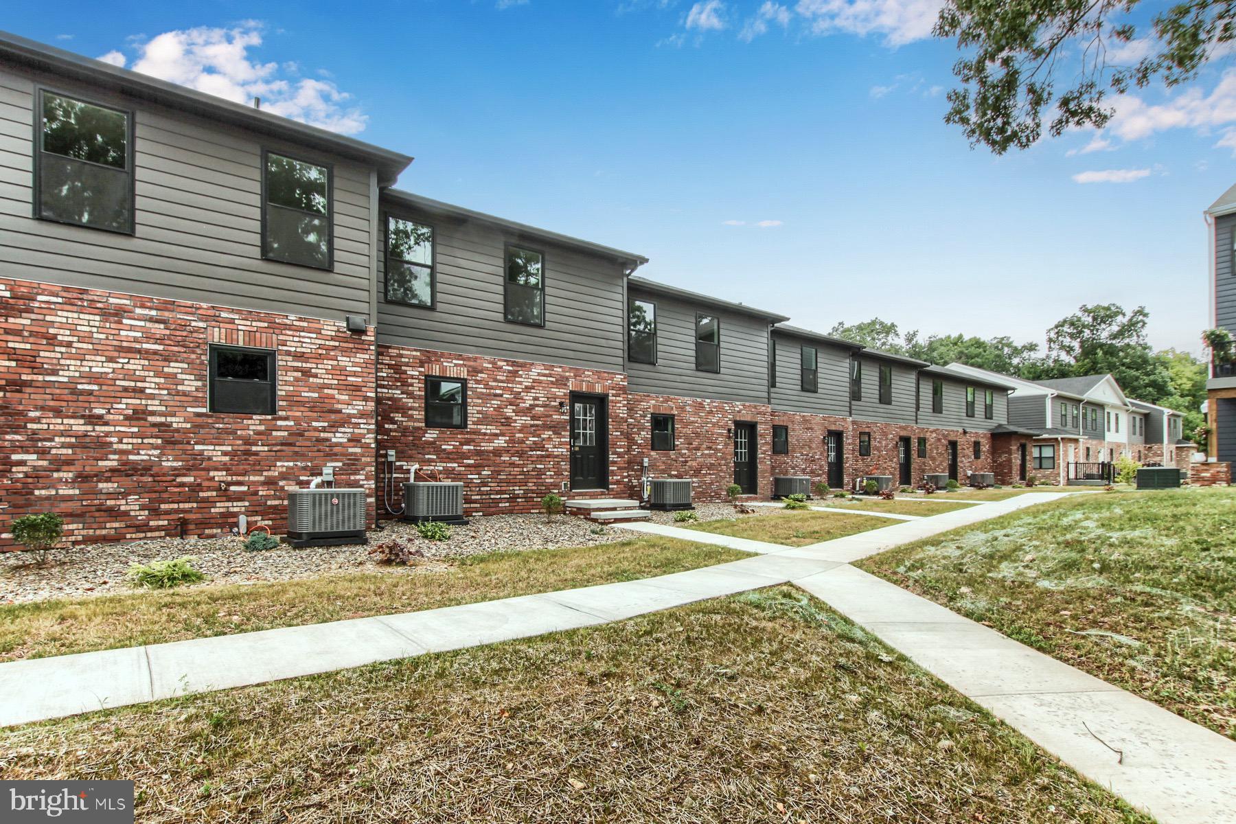 148 High Pointe Dr #27