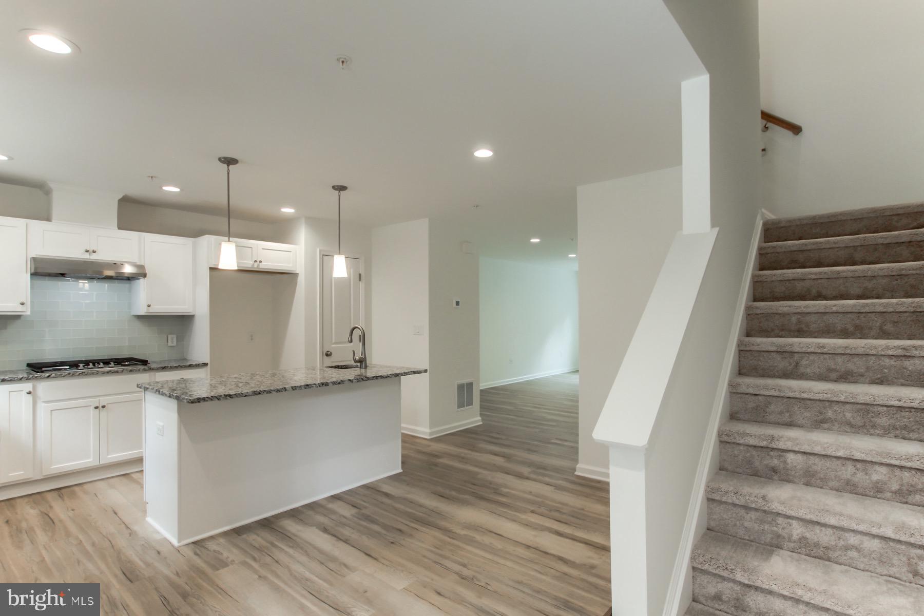 148 High Pointe Dr #27