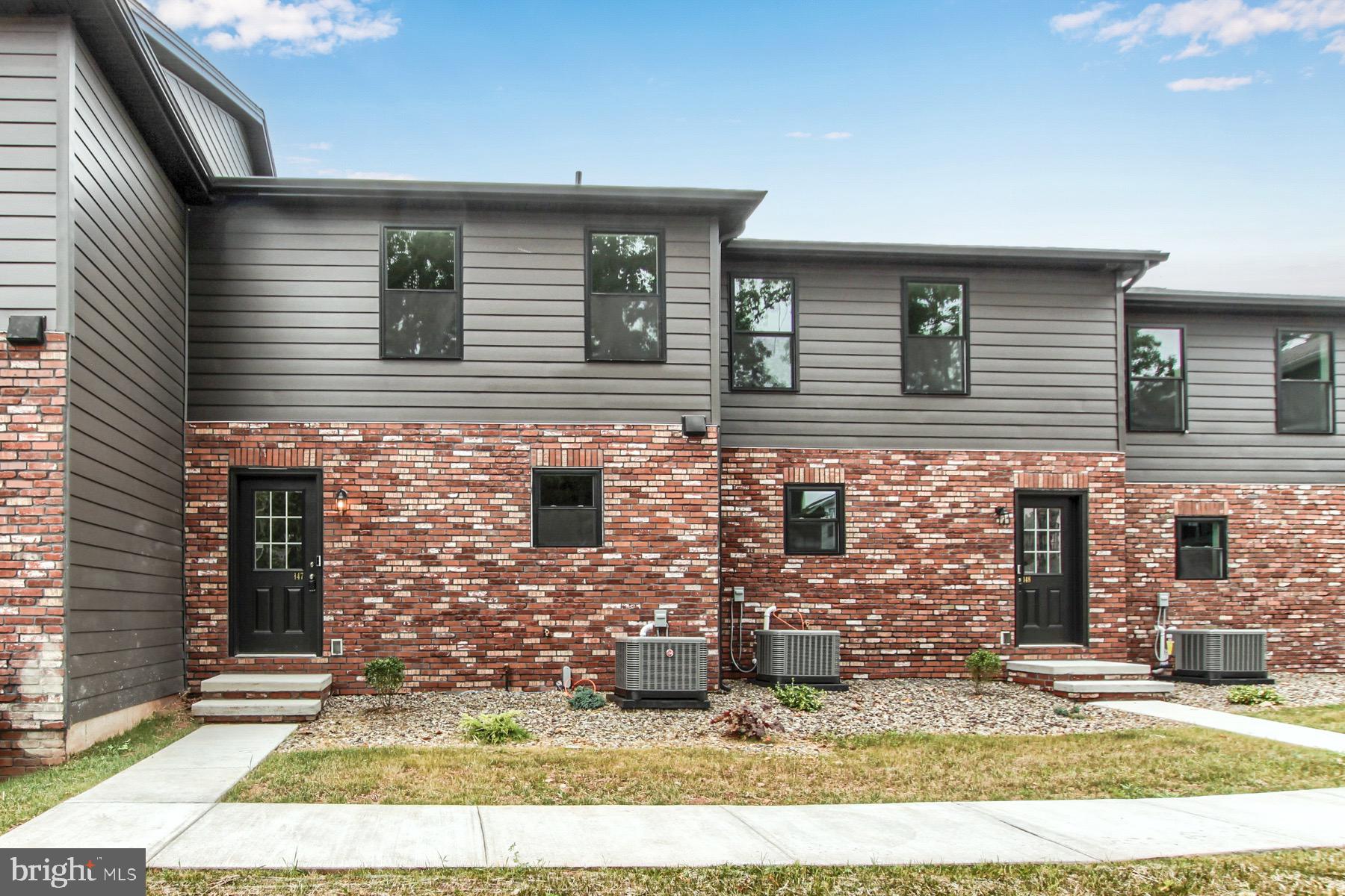 148 High Pointe Dr #27