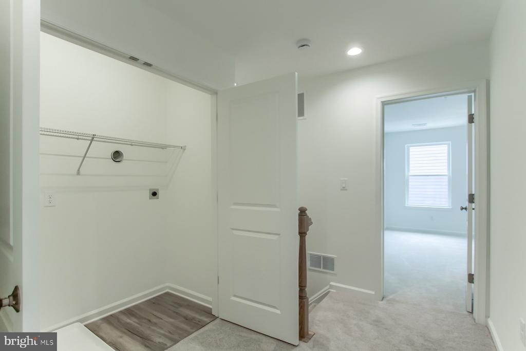 148 High Pointe Dr #27